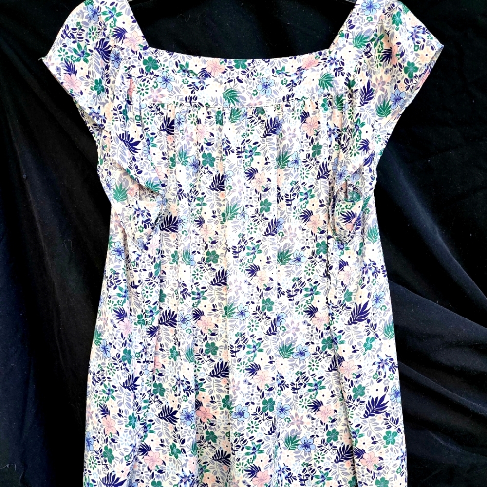 Loft flutter sleeve blouse M